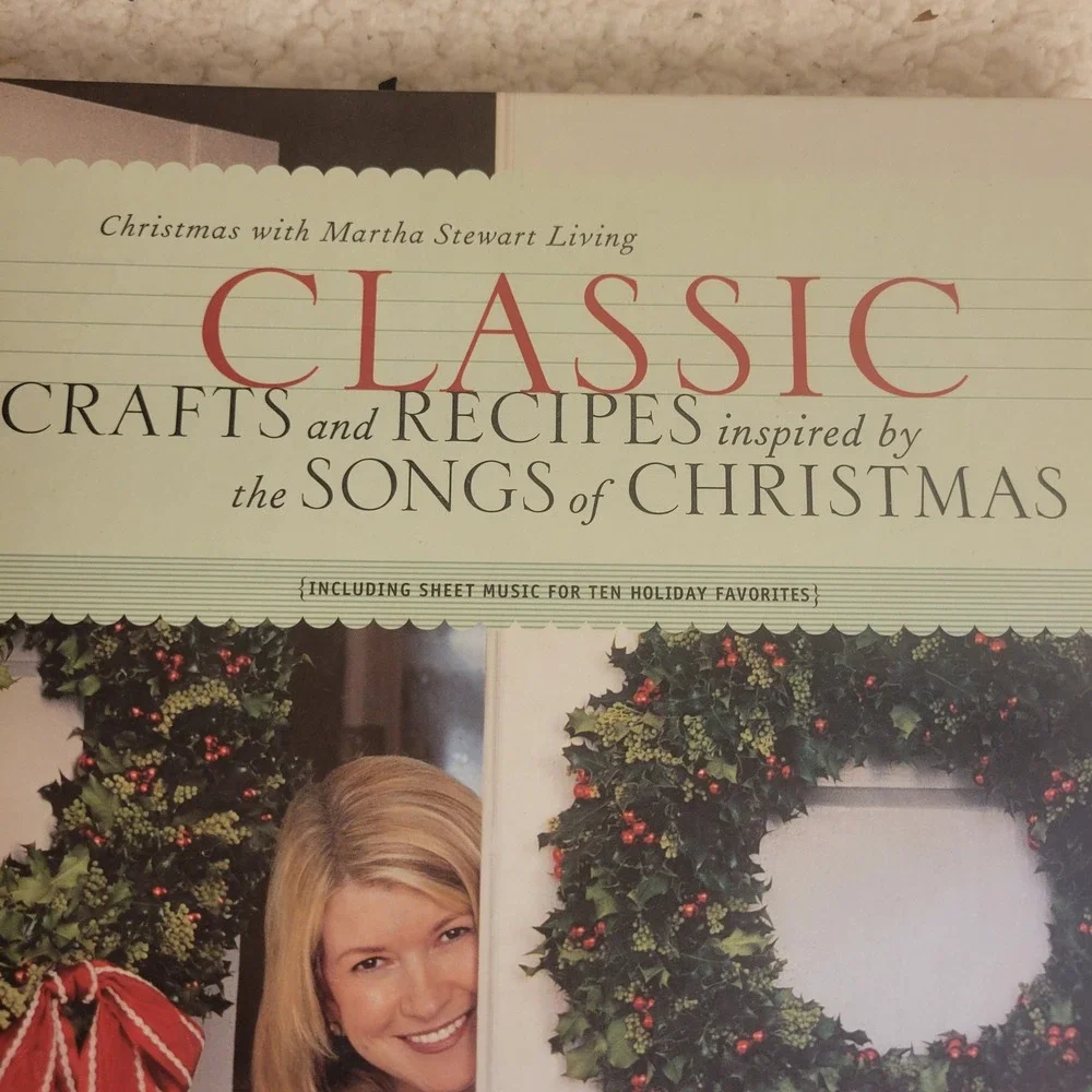 Martha Stewart Classic Crafts and Recipes Christmas Book OS Green Good Holiday